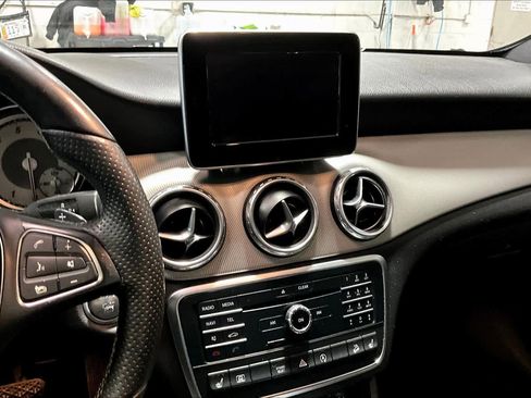 Used 2016 Mercedes-Benz GLA 250 4MATIC image 7