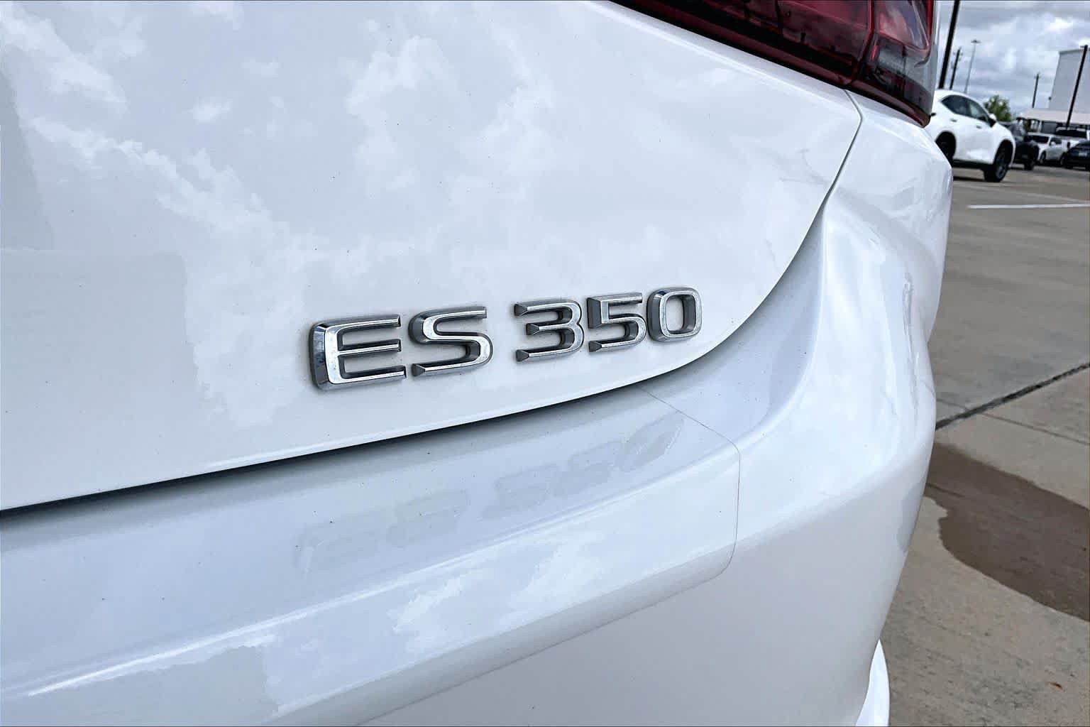 Used 2024 Lexus ES 350 F Sport w/ Accessory Package (Z2) FWD image 10