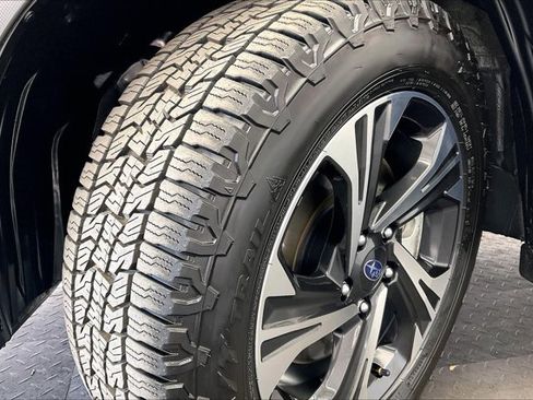 Used 2024 Subaru Crosstrek 2.0i Premium image 33