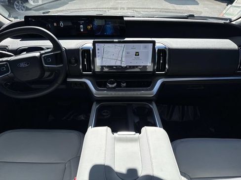 New 2026 Ford Expedition Max Platinum w/ Platinum Ultimate Package AWD/4WD image 17