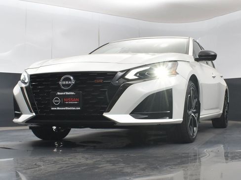 New 2025 Nissan Altima 2.5 SR image 38