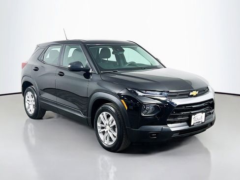 Used 2021 Chevrolet TrailBlazer LS image 3