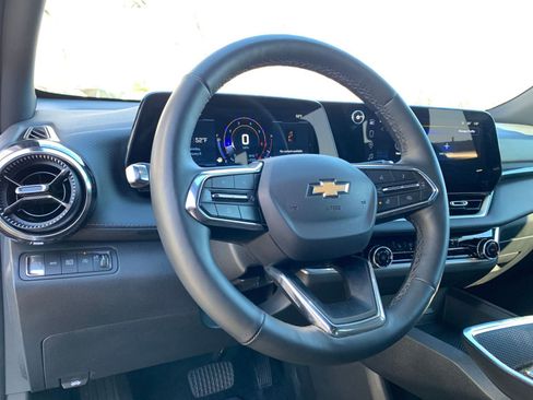 Used 2025 Chevrolet Equinox LT image 33