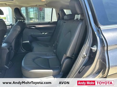Used 2021 Toyota Highlander Limited AWD/4WD image 11