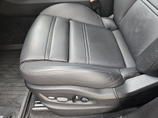 Used 2024 Porsche Cayenne S AWD/4WD image 23