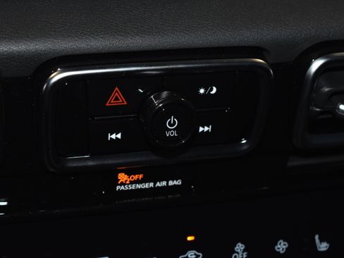 New 2026 Nissan Sentra SV w/ SV Convenience Package FWD image 10