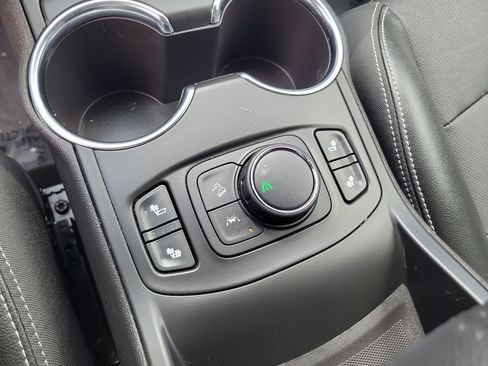 Used 2024 GMC Terrain SLT FWD image 27