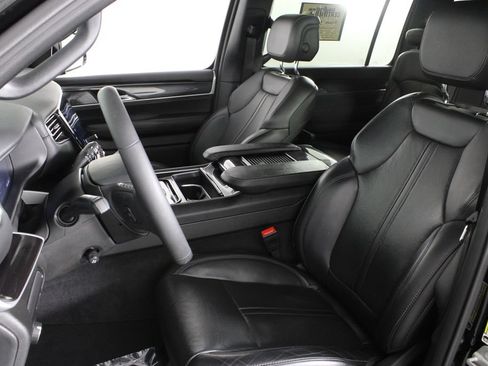 Used 2024 Jeep Wagoneer 2WD w/ Premium Group I image 20