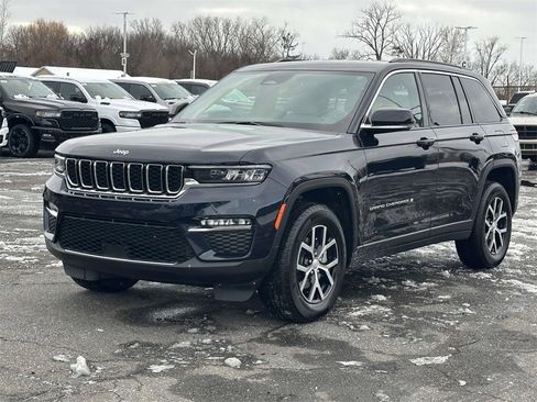 Used 2024 Jeep Grand Cherokee Limited image 7