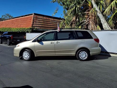 Used 2005 Toyota Sienna CE image 4