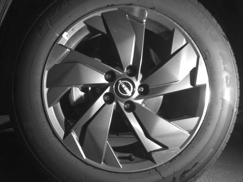 Used 2025 Nissan Rogue SV image 12