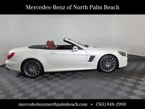 Used 2018 Mercedes-Benz SL 550 image 7