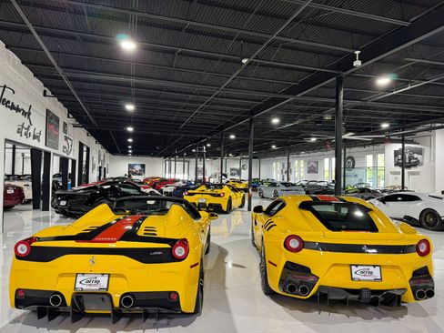 Used 2015 Ferrari 458 Speciale A image 6