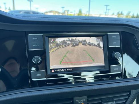 Used 2021 Volkswagen Jetta SE FWD image 18