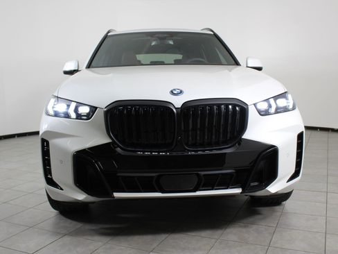 New 2026 BMW X5 xDrive50e w/ M Sport Package image 6