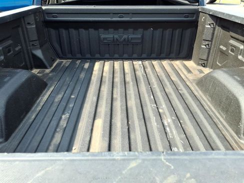 Used 2021 GMC Sierra 1500 4x4 Crew Cab w/ Sierra Value Package image 15