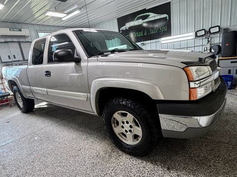 Used 2005 Chevrolet Silverado 1500 w/ Light Duty Power Package image 1