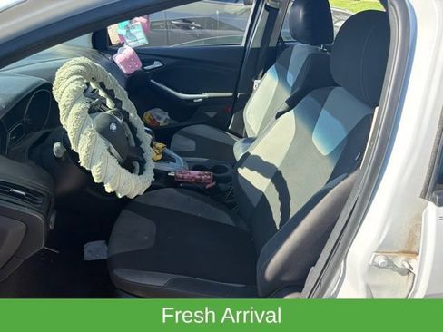 Used 2012 Ford Focus SE FWD image 3