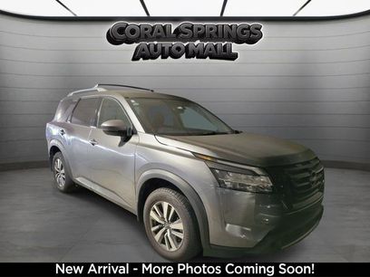 Used 2024 Nissan Pathfinder SL w/ Black Appearance Package