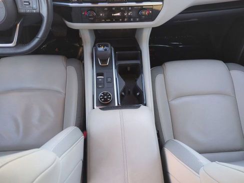 Used 2023 Nissan Pathfinder SL w/ SL Premium Package image 19