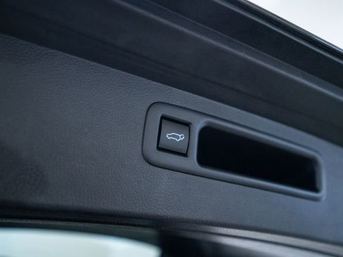 Certified 2022 Toyota Highlander LE image 37