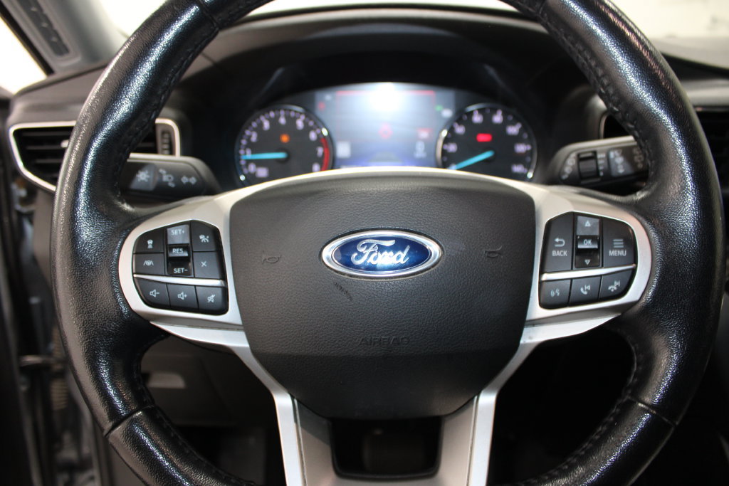 Used 2021 Ford Explorer Limited w/ Equipment Group 301A RWD image 12