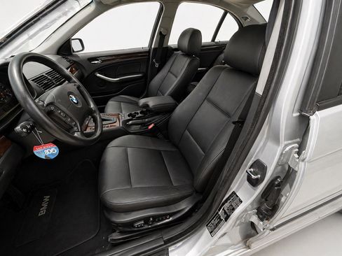 Used 2002 BMW 325xi Sedan AWD/4WD image 8
