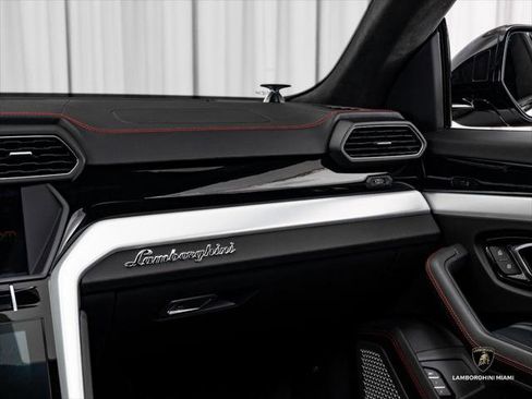 Used 2019 Lamborghini Urus AWD/4WD image 28