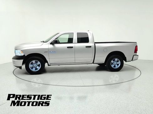 Used 2017 RAM 1500 ST w/ SXT Appearance Group AWD/4WD image 4