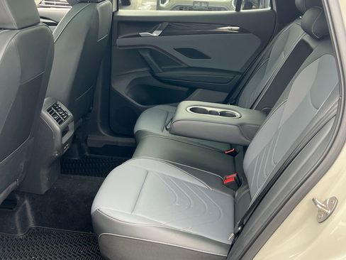 New 2026 Volkswagen Tiguan SE R-Line AWD/4WD image 17