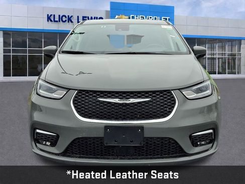 Used 2023 Chrysler Pacifica Touring-L image 2