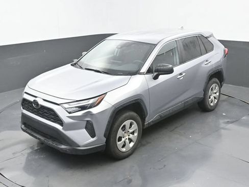 Used 2023 Toyota RAV4 LE FWD image 16