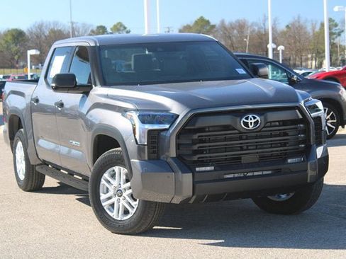 Used 2025 Toyota Tundra SR5 w/ SR5 Convenience Package AWD/4WD image 23