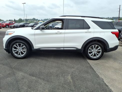 Used 2020 Ford Explorer XLT w/ Equipment Group 202A AWD/4WD image 4