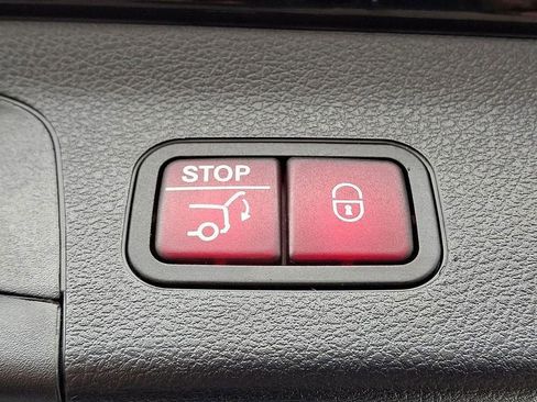 Used 2023 Mercedes-Benz GLS 450 4MATIC image 32