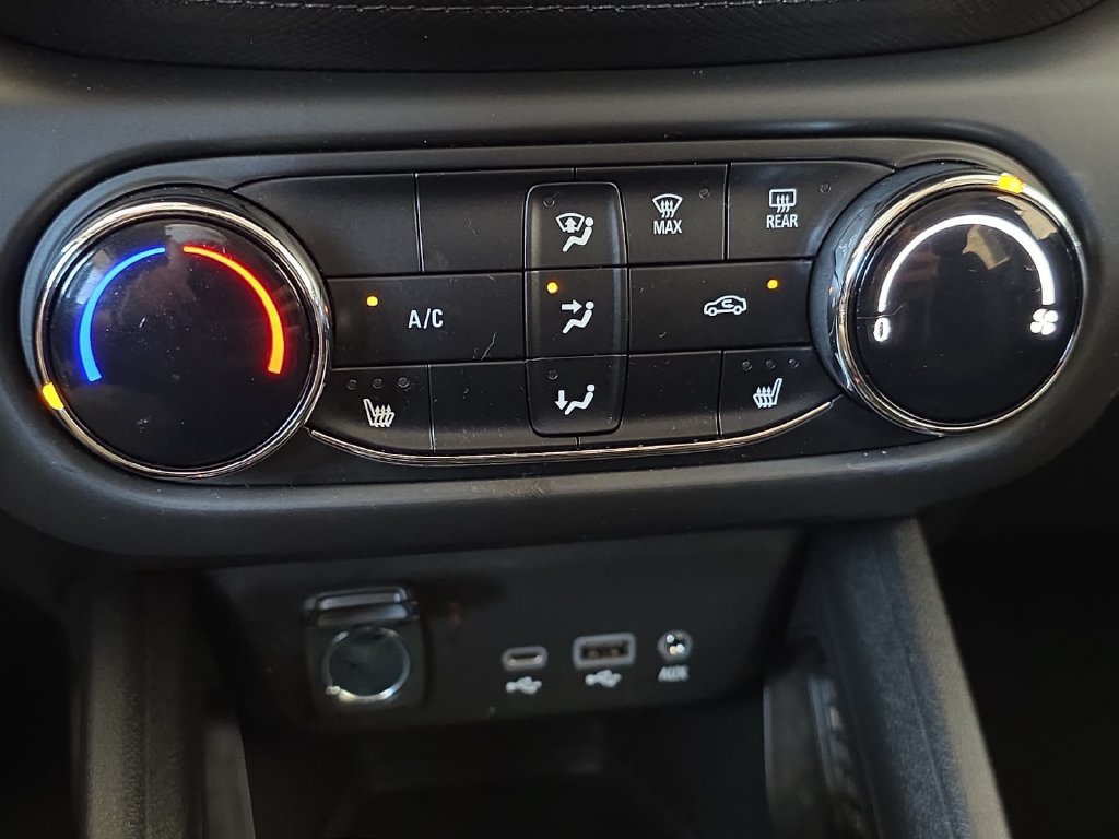 Used 2023 Chevrolet TrailBlazer LT FWD image 24