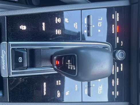 Used 2019 Porsche Cayenne image 24