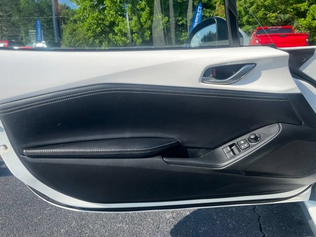 Used 2023 MAZDA MX-5 Miata Grand Touring w/ Weather Package RWD image 11