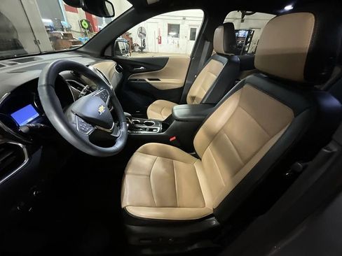 Used 2023 Chevrolet Equinox Premier AWD/4WD image 4