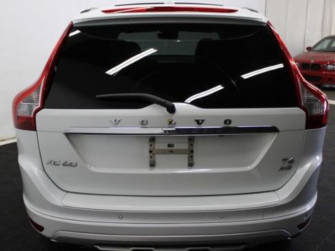 Used 2017 Volvo XC60 T6 Dynamic w/ Preferred Option Package AWD/4WD image 7