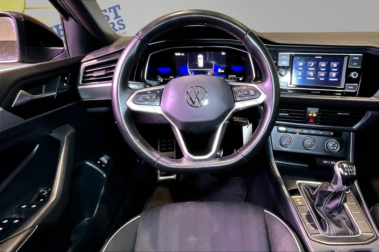 Used 2023 Volkswagen Jetta Sport FWD image 9