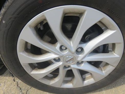 Used 2018 Nissan Sentra SV FWD image 9