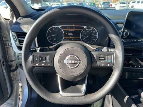 Used 2024 Nissan Rogue SV image 14
