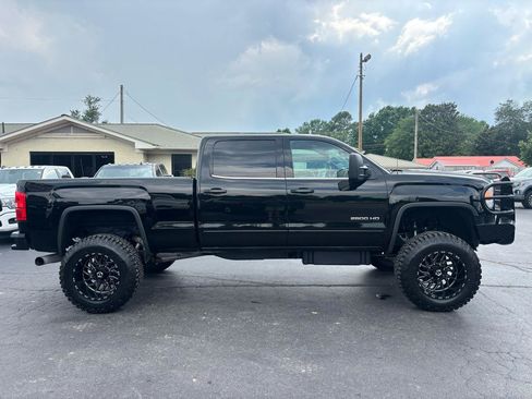 Used 2015 GMC Sierra 2500 SLE w/ SLE Preferred Package AWD/4WD image 4