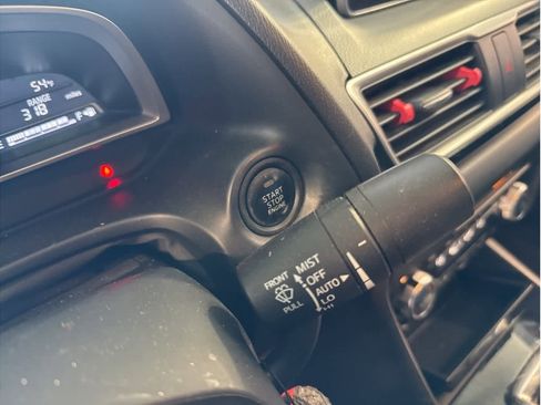 Used 2016 MAZDA MAZDA3 i Touring w/ Popular Equipment Package image 28