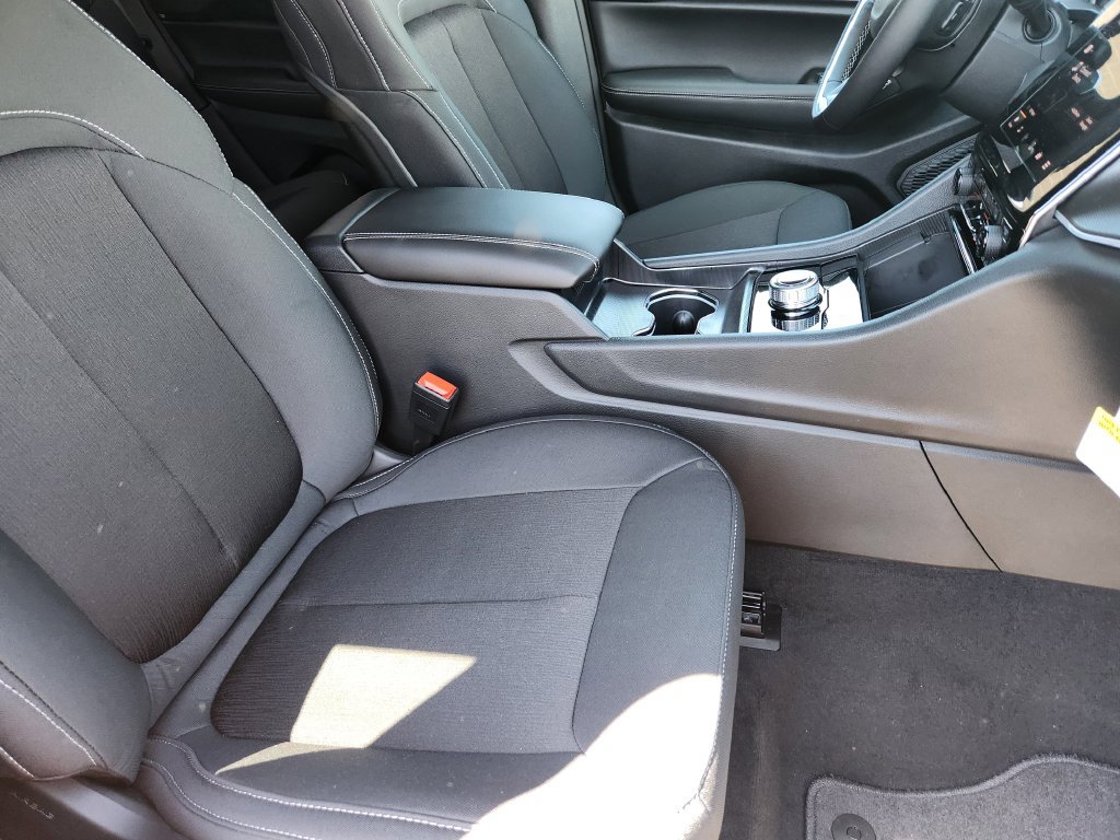 New 2026 Jeep Grand Cherokee Laredo X AWD/4WD image 12