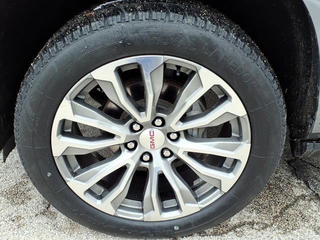 Used 2021 GMC Yukon Denali w/ Denali Ultimate Package AWD/4WD image 31
