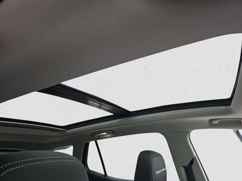 Used 2023 GMC Terrain Denali w/ Denali Premium Package image 18