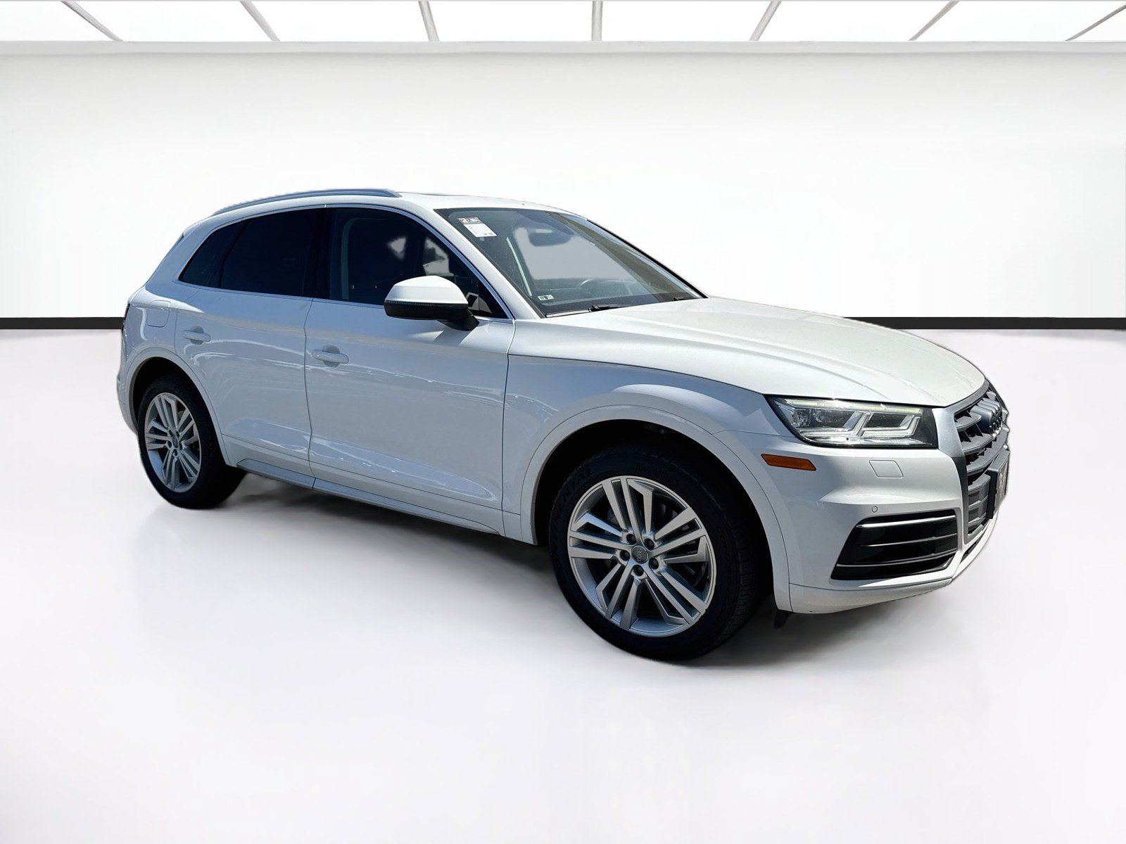 Used 2018 Audi Q5 2.0T Premium Plus w/ Premium Plus Package AWD/4WD image 3