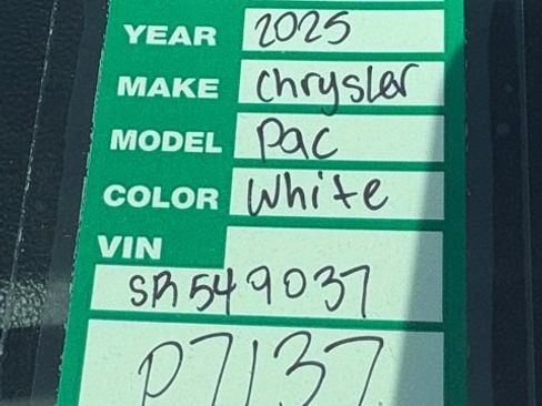 Certified 2025 Chrysler Pacifica Limited image 22